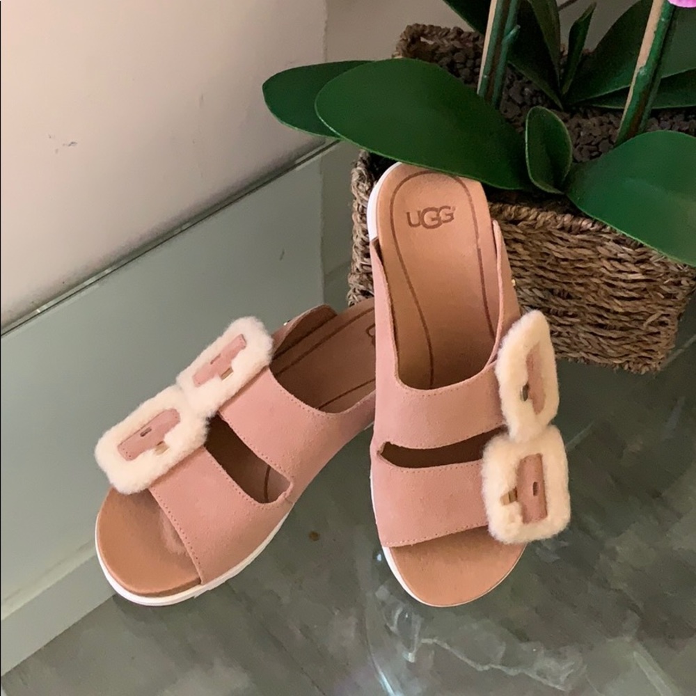 ‼️NEW UGG FLUFF INDIO - Picture 3 of 8